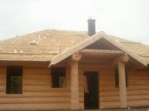 Dach w nowym domu z bala