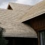 Dach pokryty gontem drewnianym